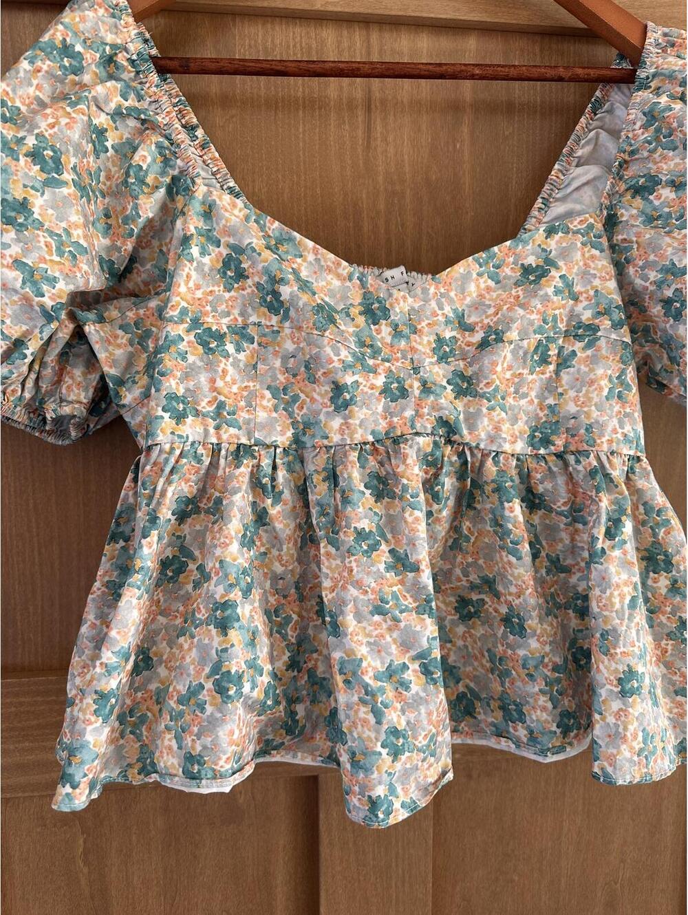 English Factory Women's Floral Puff Sleeve Top Teal, Orange & Cream size Large - Picture 3 of 12